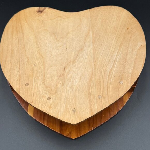 Vintage Heart Shaped Cedar Jewelry Box Mirror Necklace Ring Pegs Handmade Wooden - Picture 8 of 8